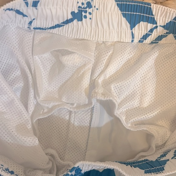 Gap board shorts. Boys size M (8) - Picture 5 of 5